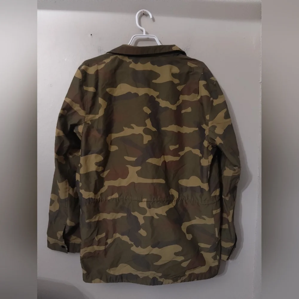 MEN'S Herschel Supply Co. Field Woodland Camo Rain Jacket size MEDIUM - Picture 11 of 12